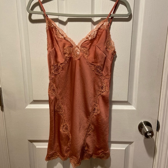 Victoria’s Secret Bundle: XS Slips - Picture 4 of 11